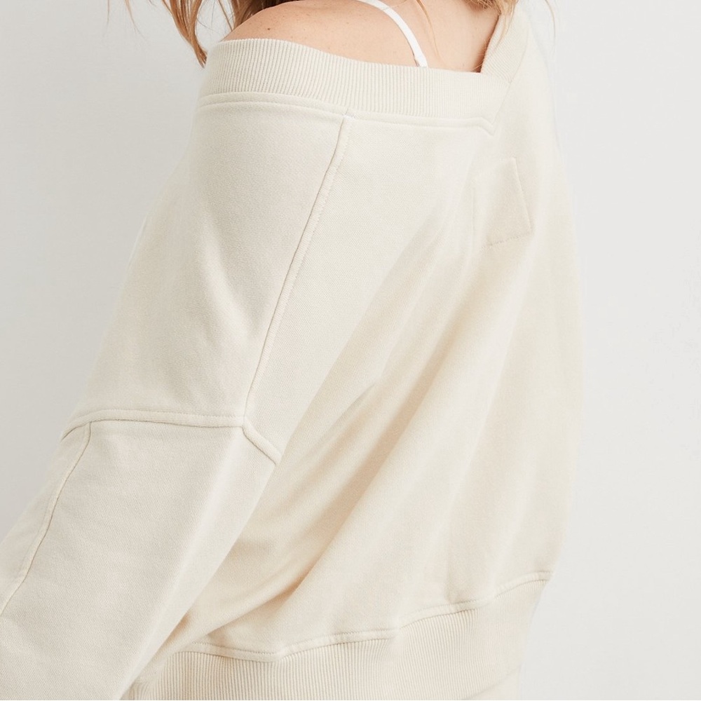 ⭐️SOLD⭐️NWT Aerie House Party Sweatshirt - Picture 2 of 15